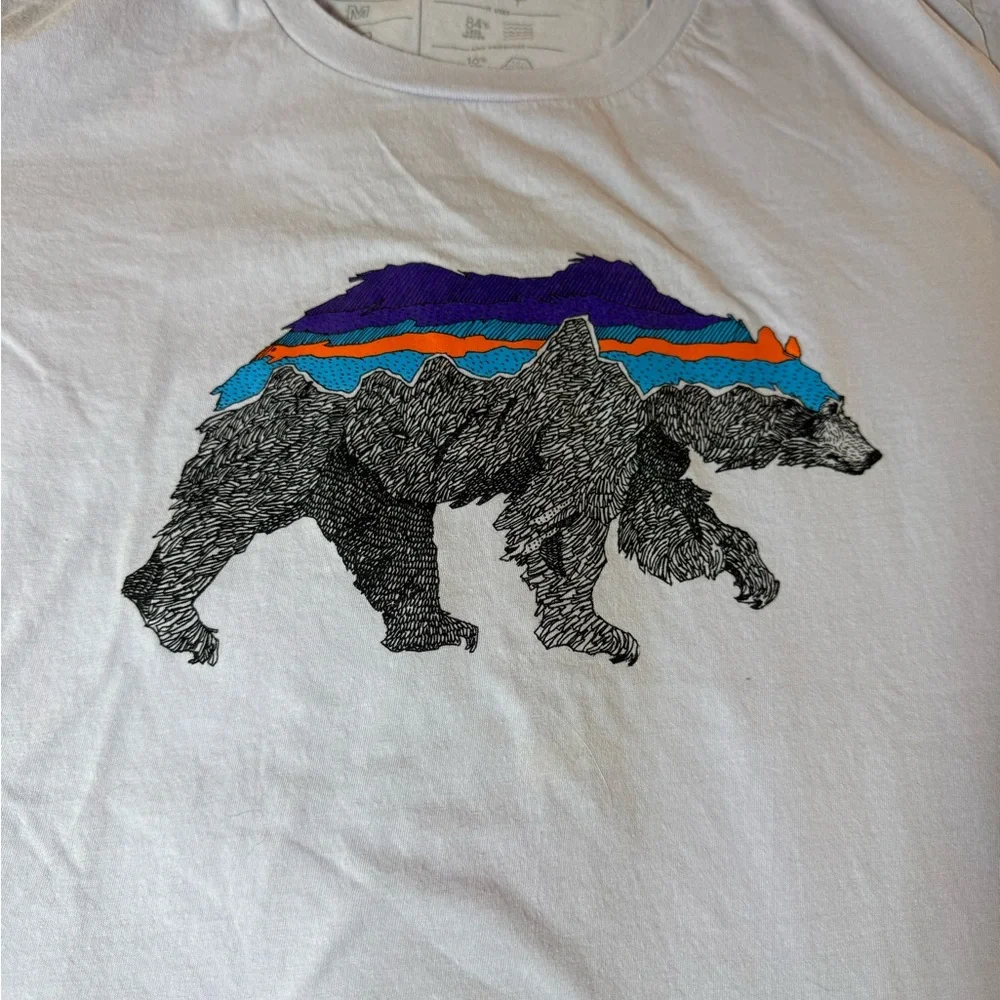 Patagonia Light Purple Bear Graphic Tee Medium